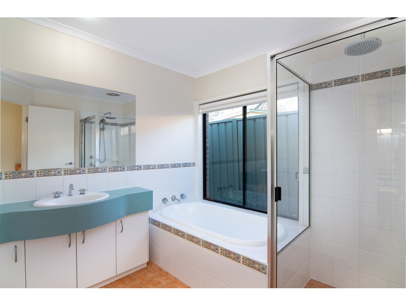 17 Nindi Crescent, Glenmore Park NSW 2745