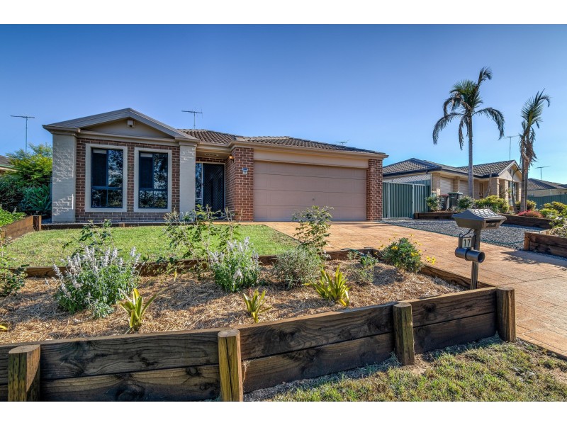 17 Nindi Crescent, Glenmore Park NSW 2745