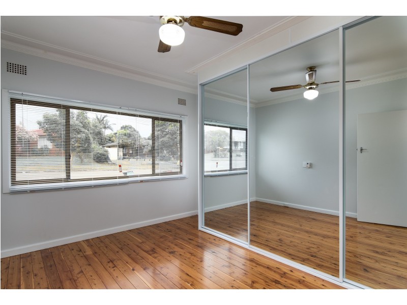 102 College Street, Cambridge Park NSW 2747