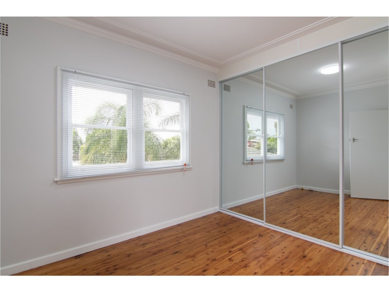 102 College Street, Cambridge Park NSW 2747