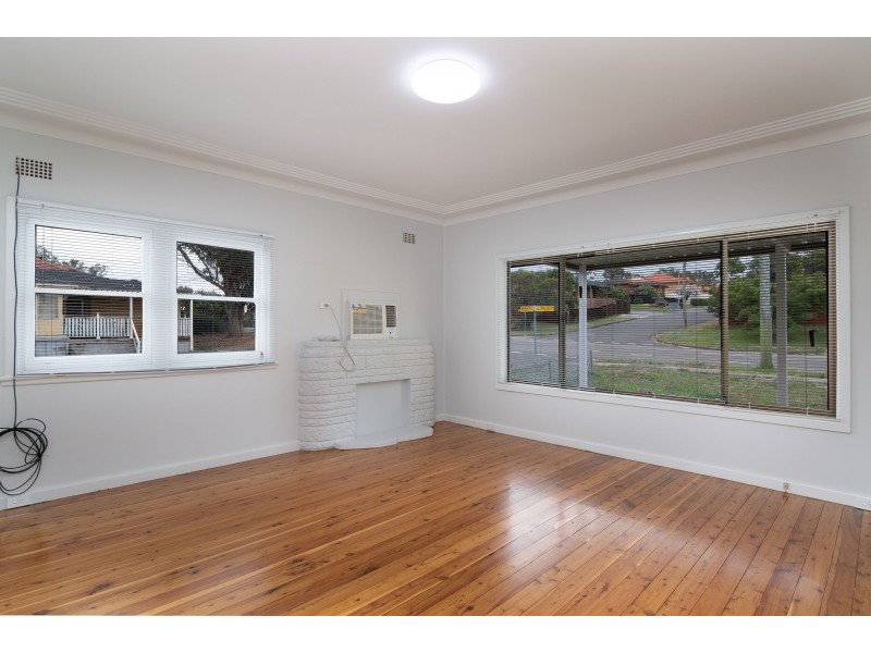 102 College Street, Cambridge Park NSW 2747
