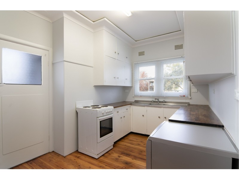 102 College Street, Cambridge Park NSW 2747