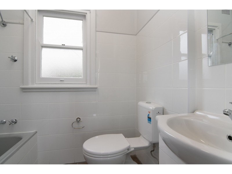 102 College Street, Cambridge Park NSW 2747