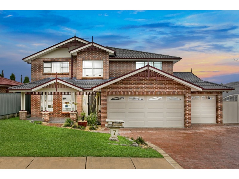 7 Branksome Way, Glenmore Park NSW 2745