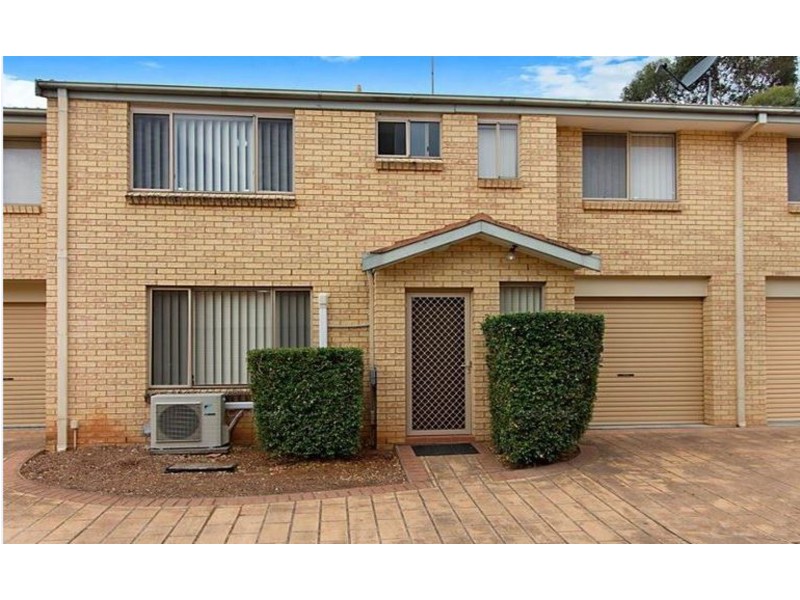 2/16 Lethbridge Street, Penrith NSW 2750