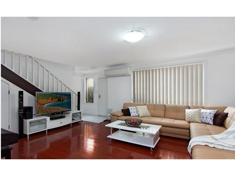 2/16 Lethbridge Street, Penrith NSW 2750