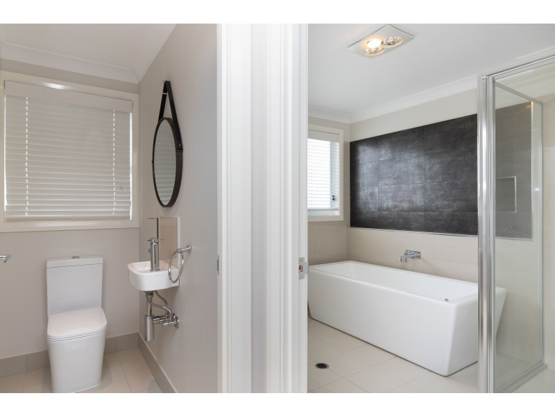 24 Highdale Terrace, Glenmore Park NSW 2745