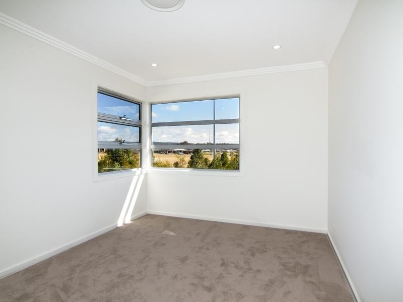 39 Aspect Crescent, Glenmore Park NSW 2745