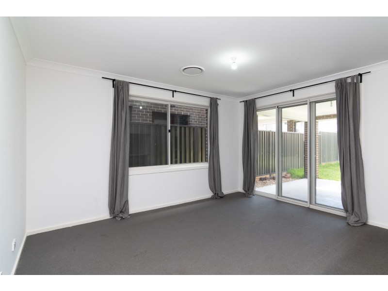 6 Major Tomkins Parade, Werrington Downs NSW 2747