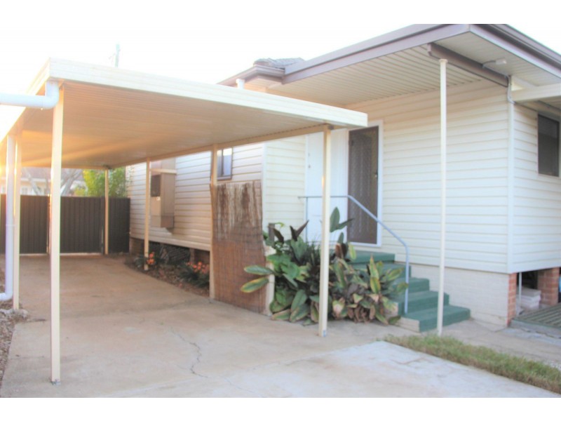 12 Craig Ave, Oxley Park NSW 2760