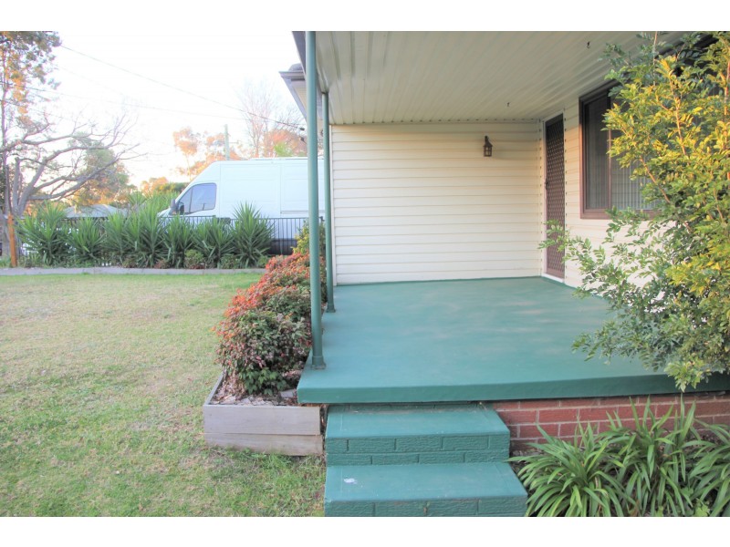 12 Craig Ave, Oxley Park NSW 2760