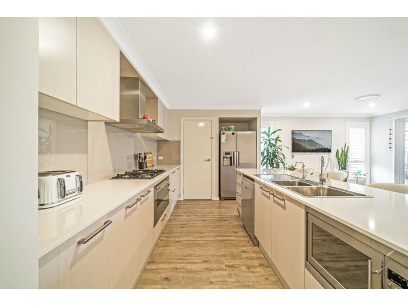 14 Riverflat DR, Glenmore Park NSW 2745