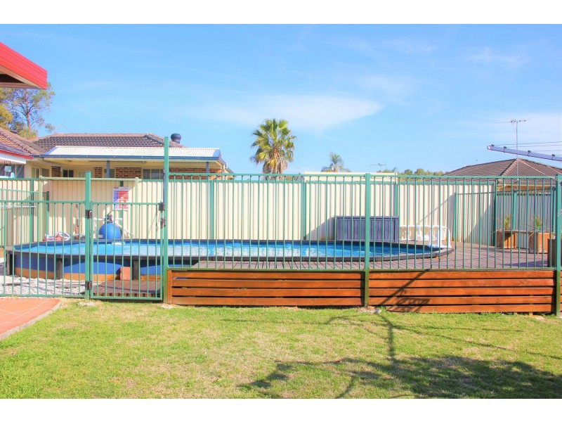 38 Dryberry Avenue, St Clair NSW 2759