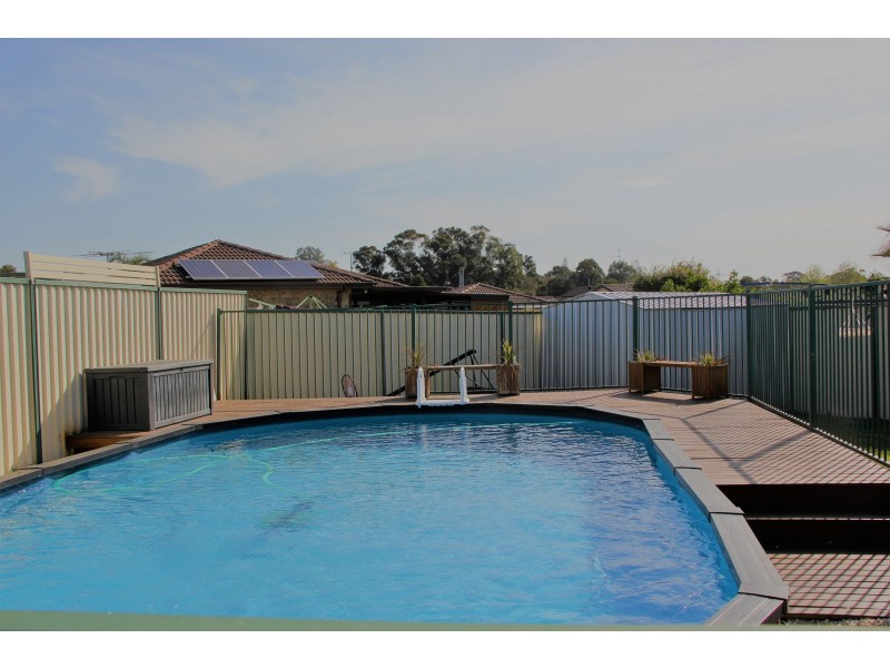 38 Dryberry Avenue, St Clair NSW 2759