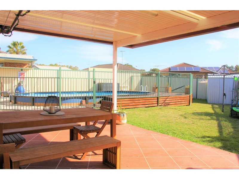 38 Dryberry Avenue, St Clair NSW 2759