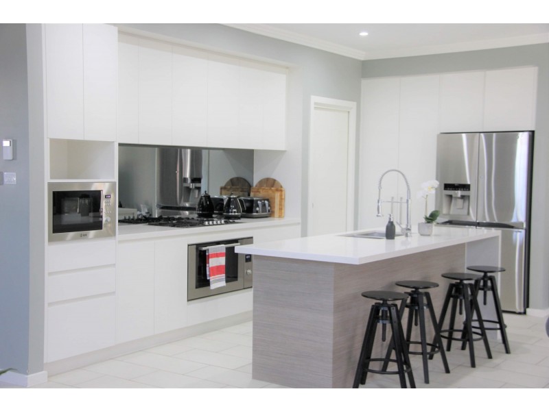 8 Aspect Crescent, Glenmore Park NSW 2745
