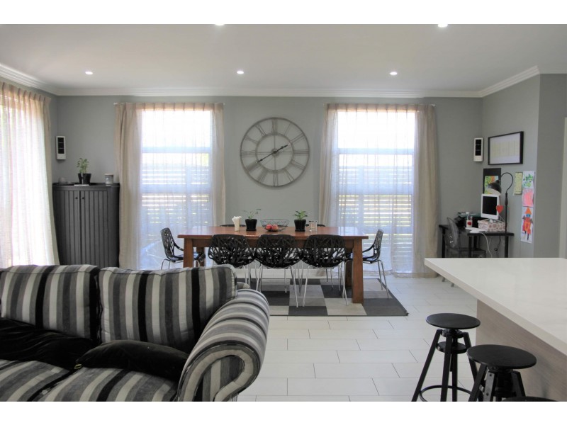 8 Aspect Crescent, Glenmore Park NSW 2745