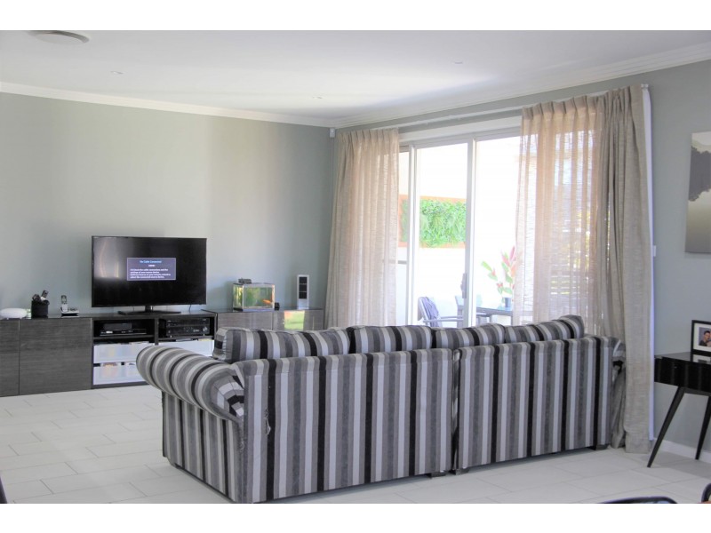 8 Aspect Crescent, Glenmore Park NSW 2745