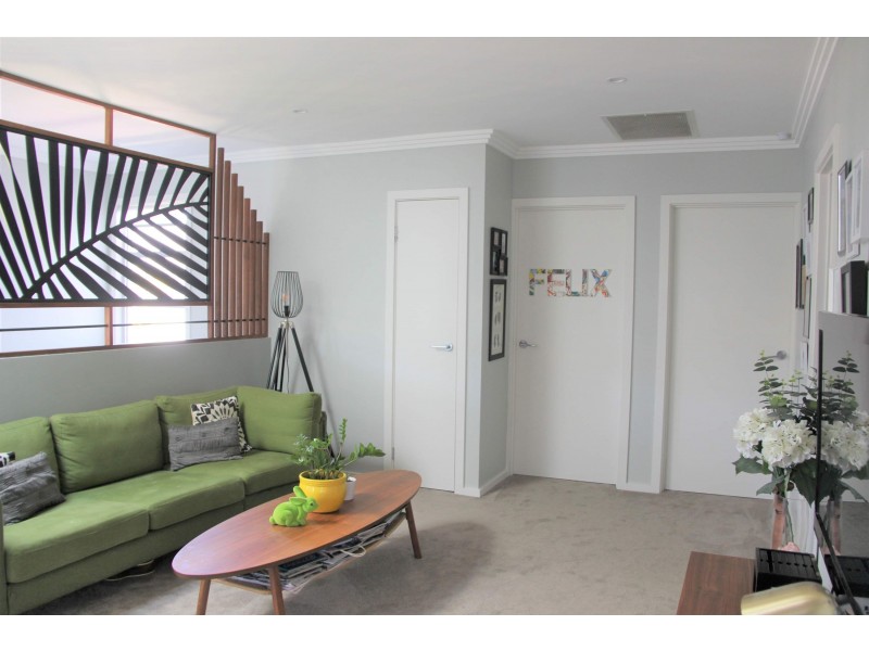8 Aspect Crescent, Glenmore Park NSW 2745