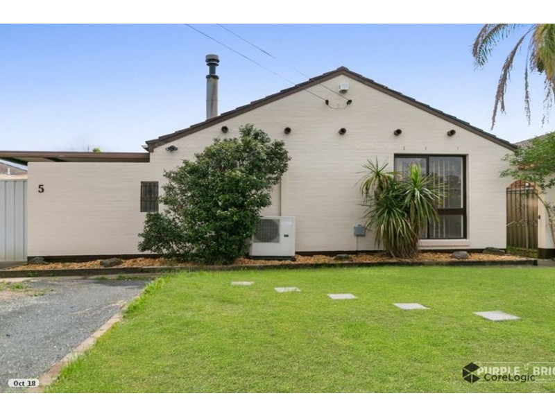 5 Michele Ave, Cambridge Park NSW 2747