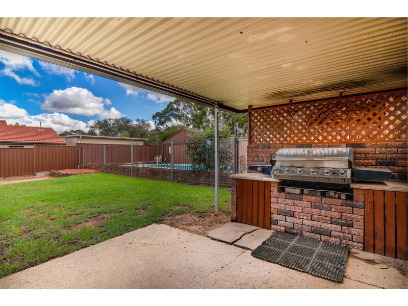 9 Hourglass Glen, St Clair NSW 2759