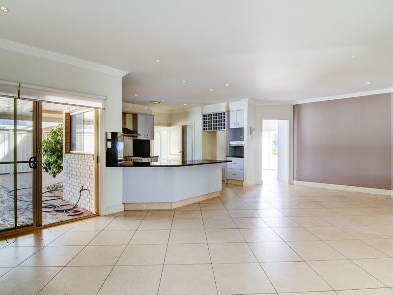 10 Bordeaux Pl, Orchard Hills NSW 2748