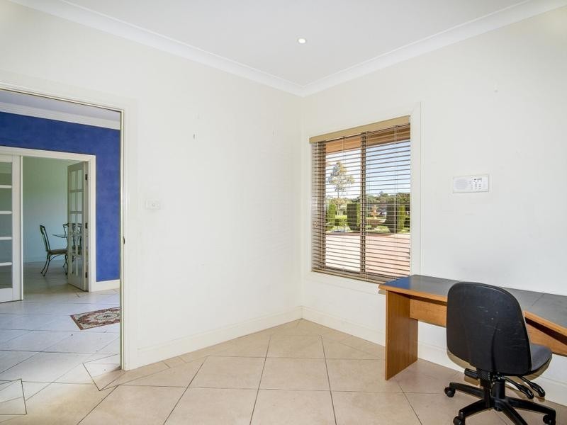10 Bordeaux Pl, Orchard Hills NSW 2748