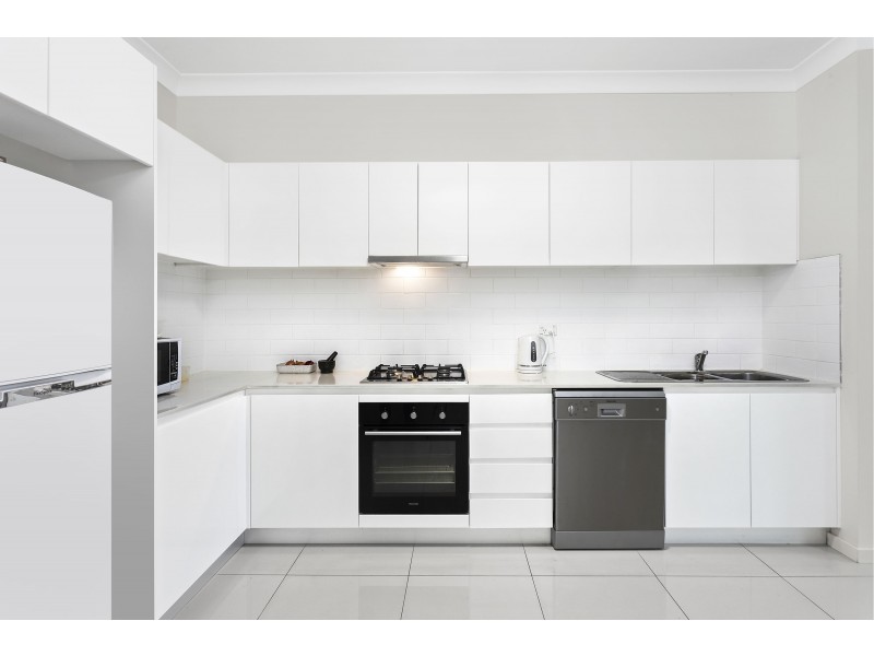 7/2 Glenmore Ridge Drive, Glenmore Park NSW 2745