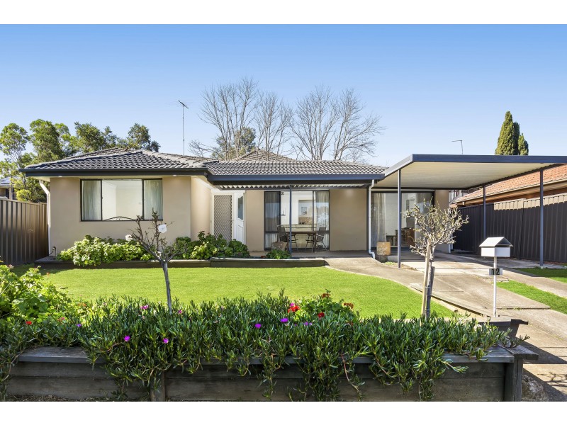12 Lowanna Drive, South Penrith NSW 2750