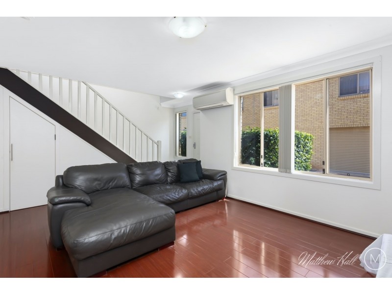 2/16 Lethbridge st, Penrith NSW 2750