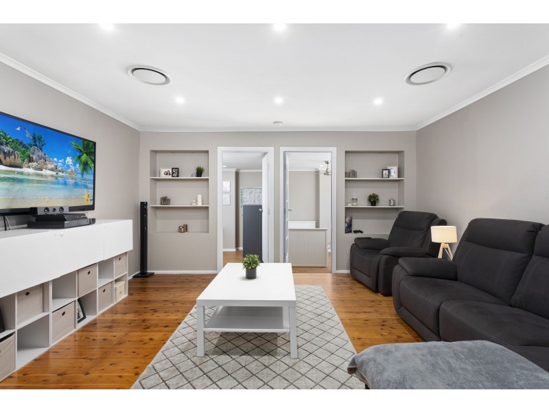 16 Little Street, Cambridge Park NSW 2747