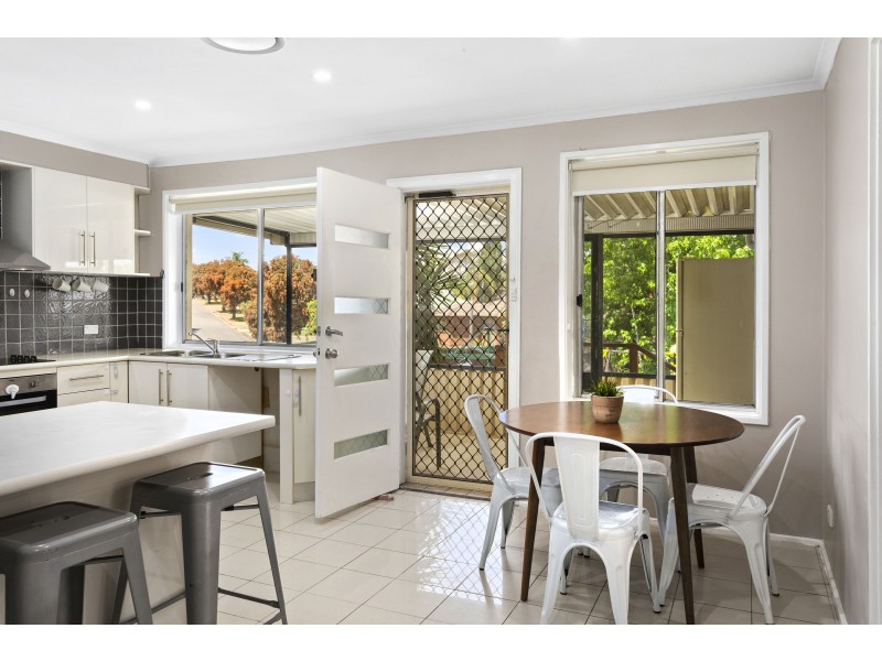 16 Little Street, Cambridge Park NSW 2747