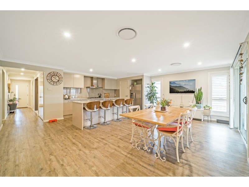 14 Riverflat Drive, Glenmore Park NSW 2745