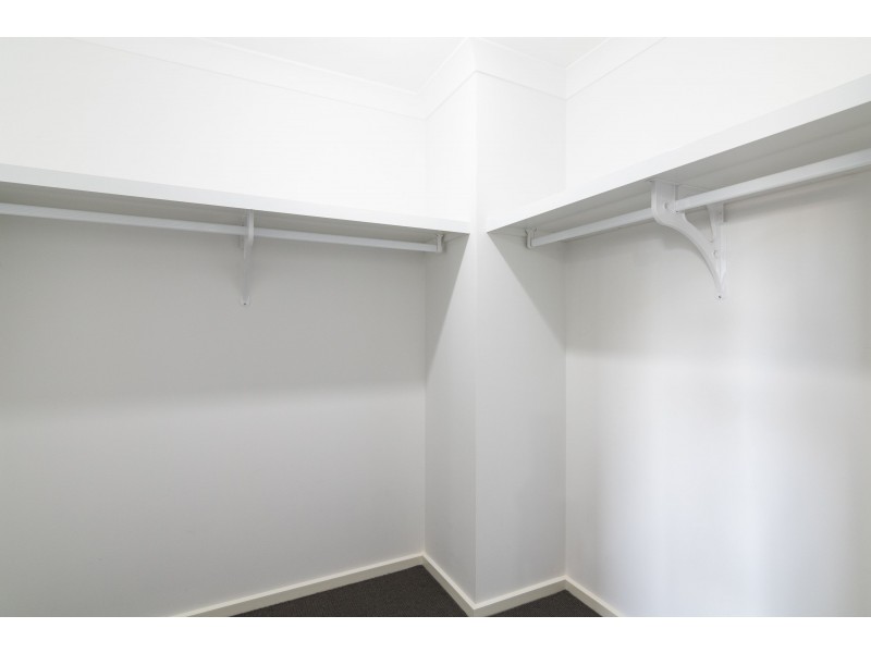 6 Major Tomkins Pde, Werrington Downs NSW 2747