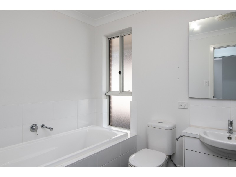 6 Major Tomkins Pde, Werrington Downs NSW 2747