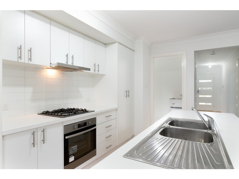 6 Major Tomkins Pde, Werrington Downs NSW 2747