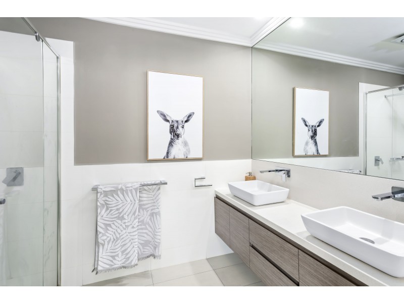 8 Aspect Crescent, Glenmore Park NSW 2745