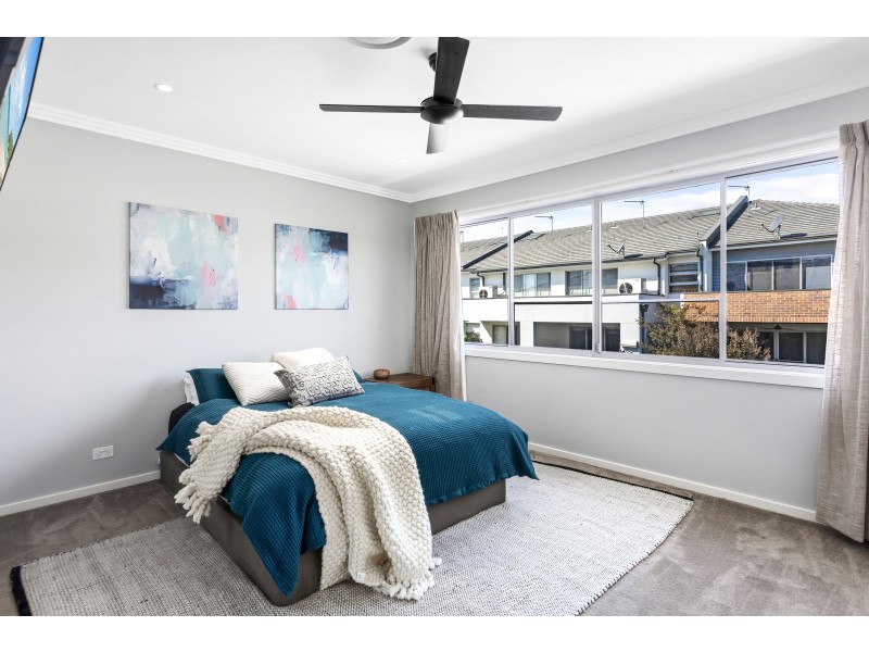 8 Aspect Crescent, Glenmore Park NSW 2745