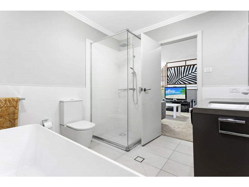 8 Aspect Crescent, Glenmore Park NSW 2745