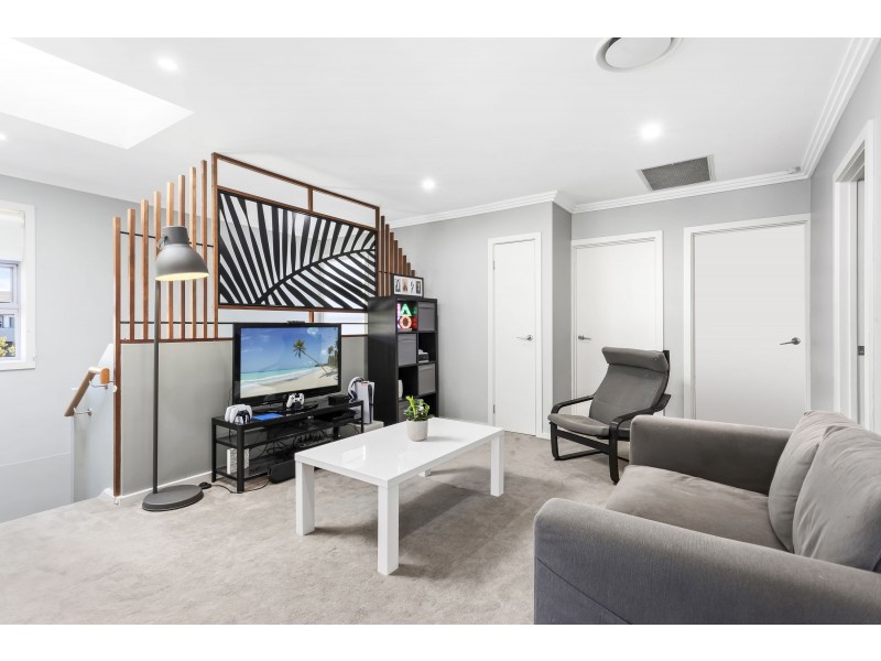 8 Aspect Crescent, Glenmore Park NSW 2745