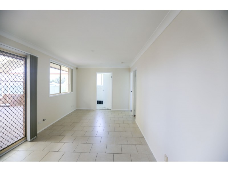 28 Mari Cl, Glenmore Park NSW 2745