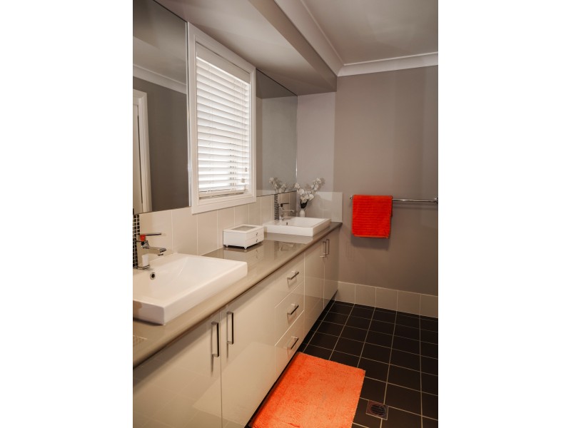 8 Etna St, Orange NSW 2800