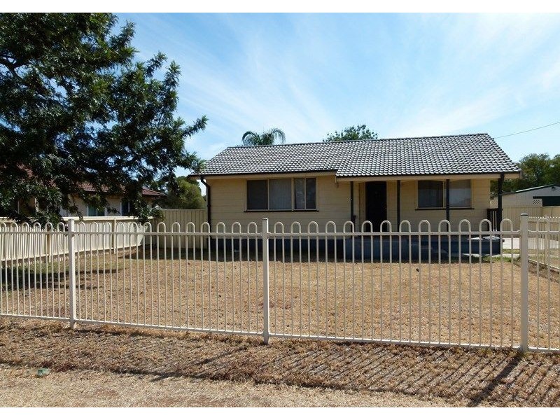 182 Farnell St, Forbes NSW 2871