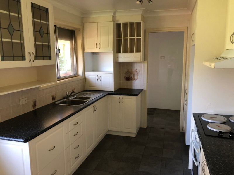 9 Hollier St, Cambridge Park NSW 2747