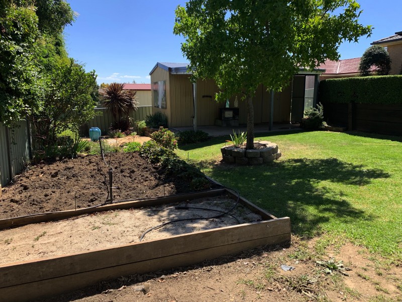 33 Booth Cres, Orange NSW 2800