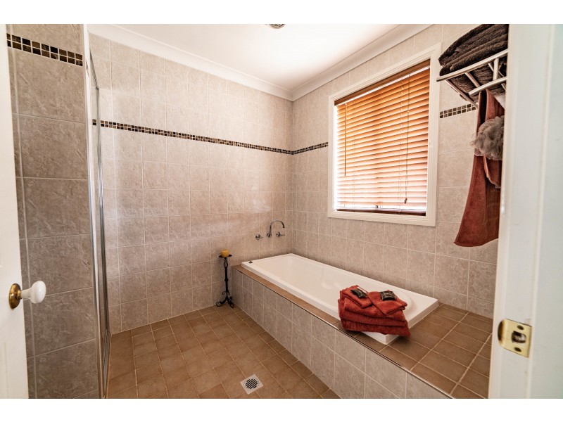 36 Rosella Pl, Mullion Creek NSW 2800