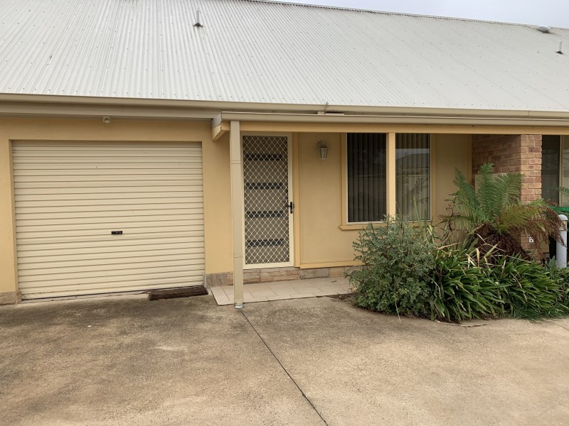 Unit 2/35A Mclachlan St, Orange NSW 2800