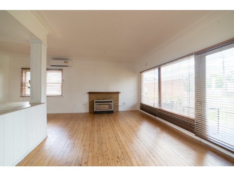 17 Churchill Ave, Orange NSW 2800