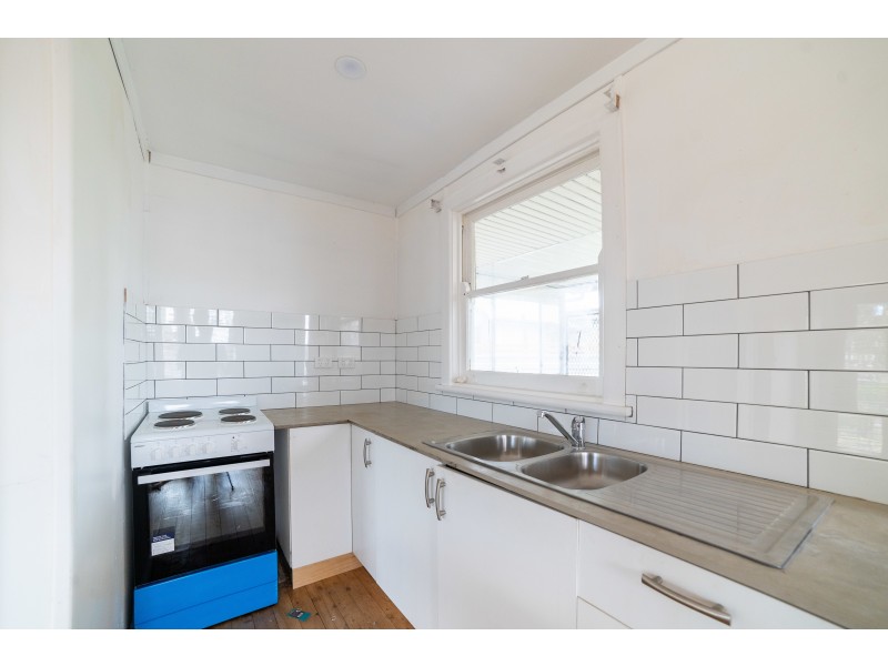 17 Churchill Ave, Orange NSW 2800