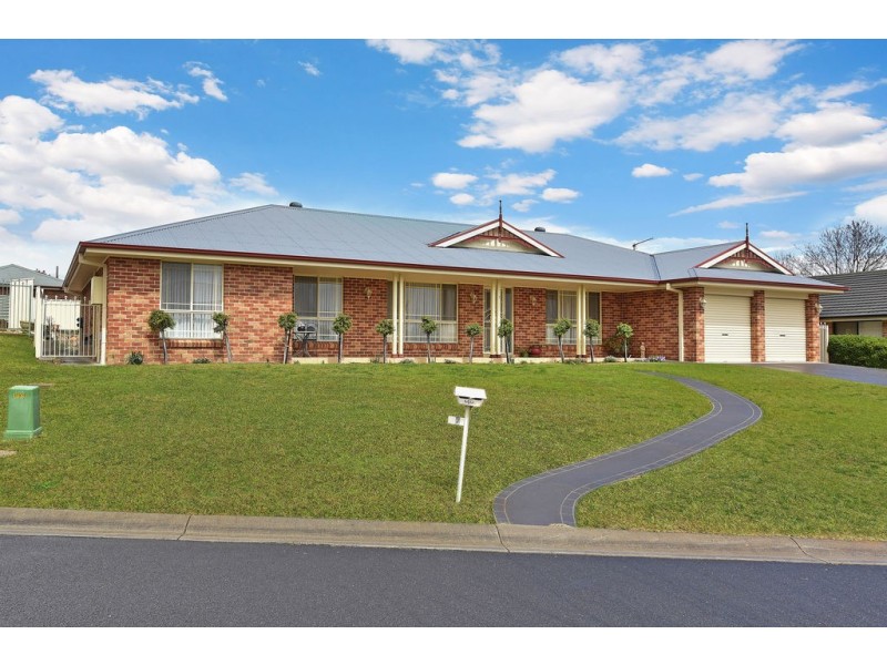 7 ACER PLACE, South Bowenfels NSW 2790